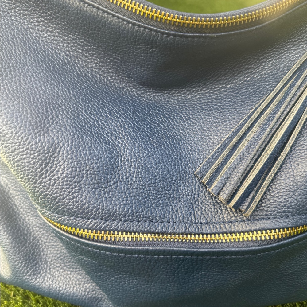Onna Ehrlich Dark Navy Leather Shoulder Bag - Picture 8 of 16